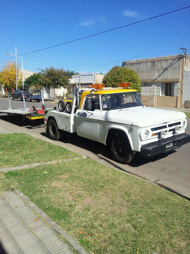 Camion Dodge Tenedor con perkins 4