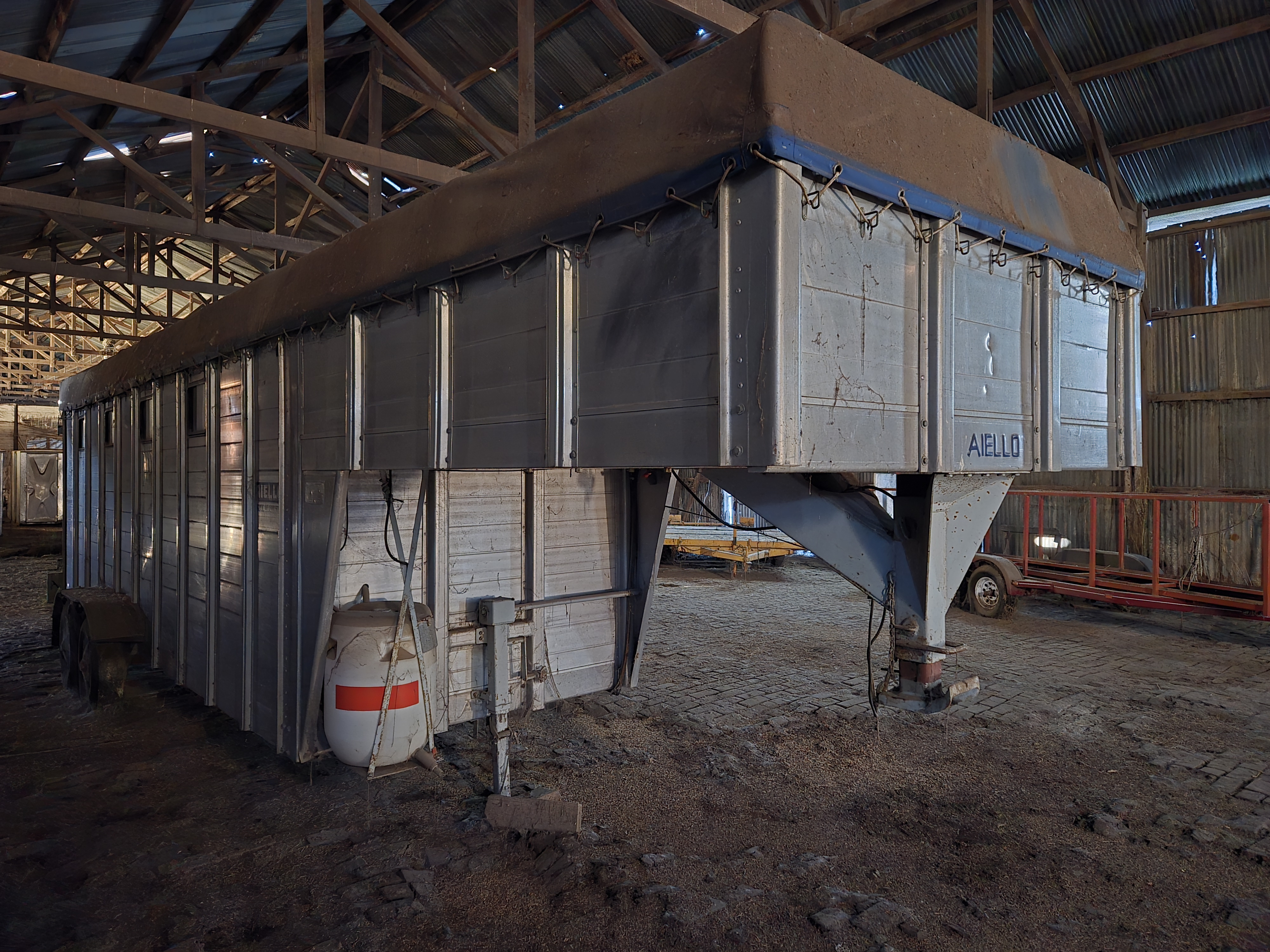 Trailer semirremolque full aluminio para caballos u otros usos - foto 4