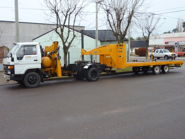 Camion Toyota Dyna con Hidrogrua