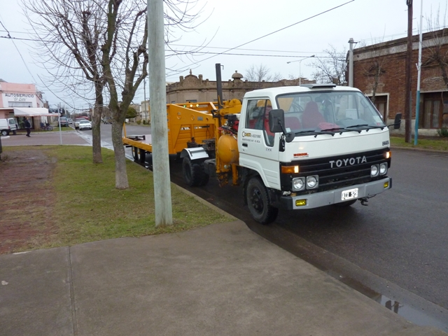 Camion Toyota Dyna con Hidrogrua - foto 2